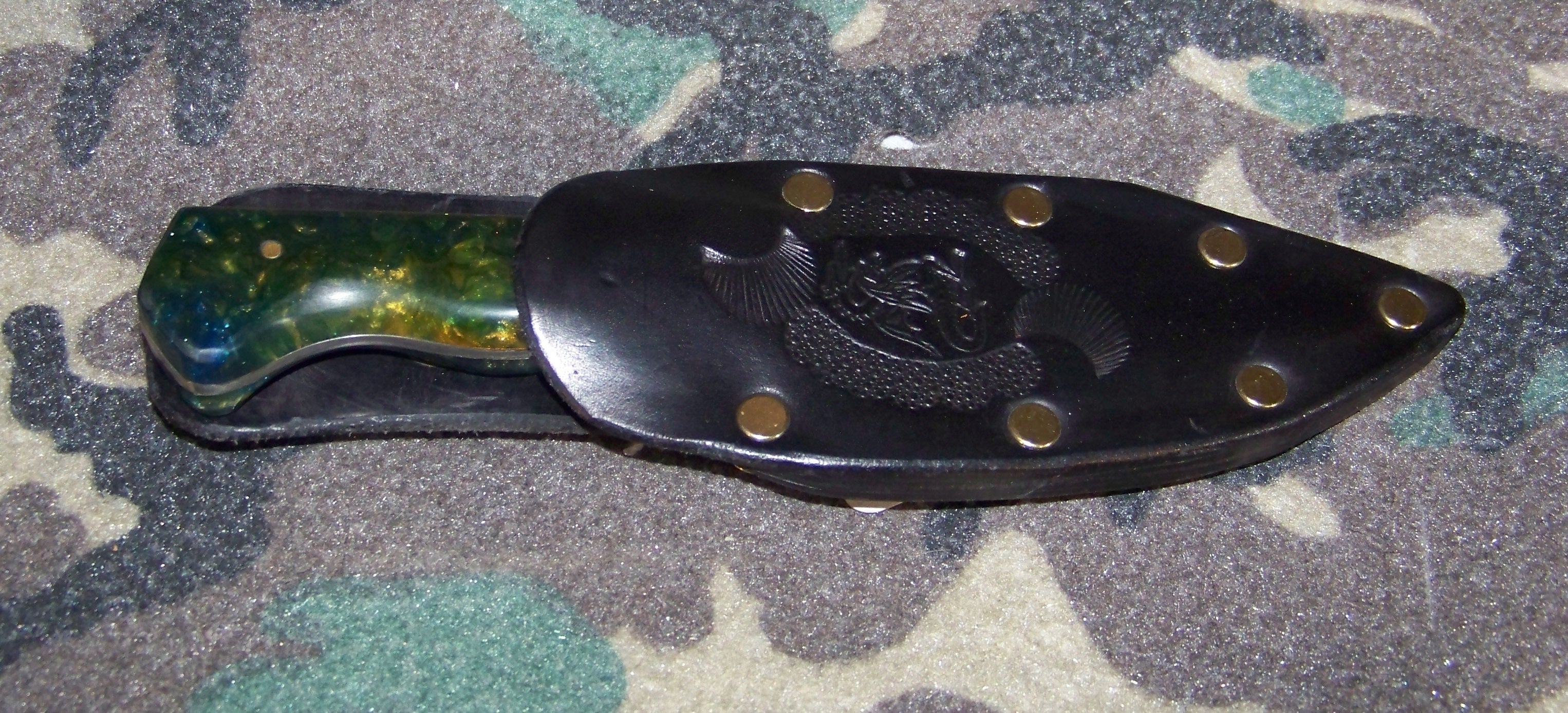 Hand Forged Knife: EDC Custom W / Resin handle