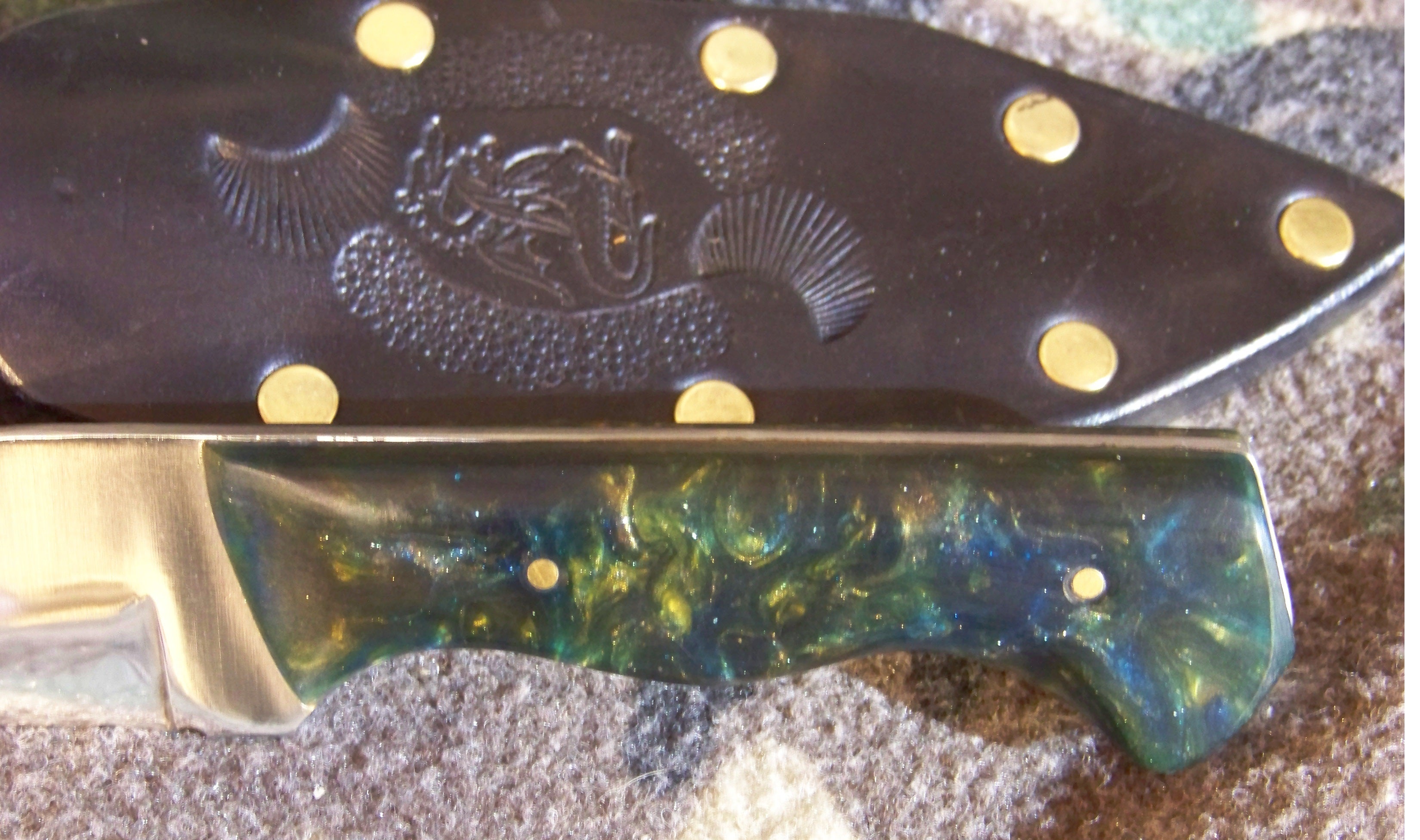 Hand Forged Knife: EDC Custom W / Resin handle