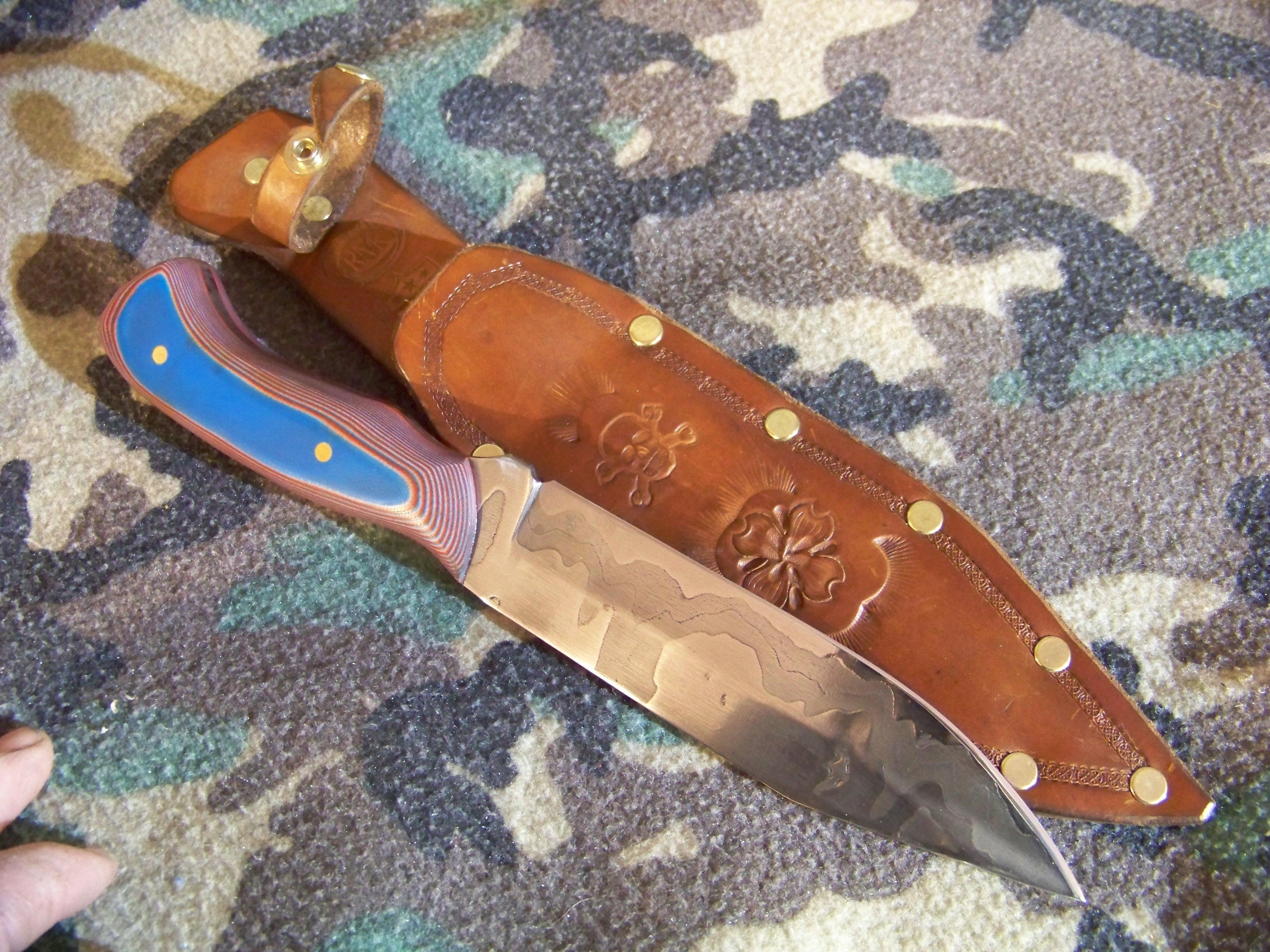 Hand Forged Knife: Damascus Hunting / Camp Knife