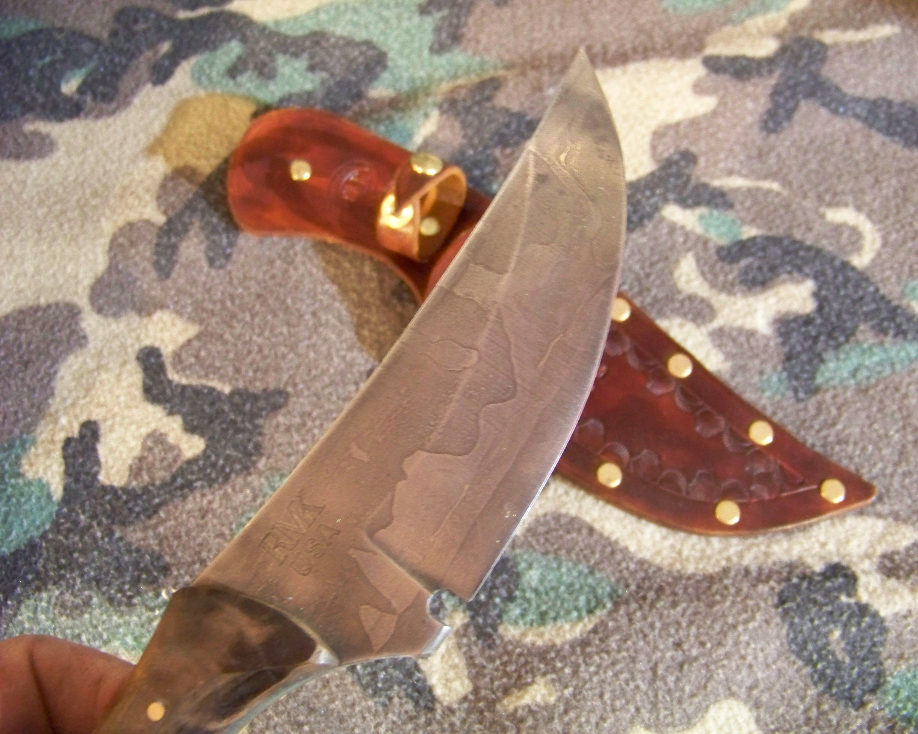 Hand Forged Knife:  Damascus Hunter / Skinner Knife