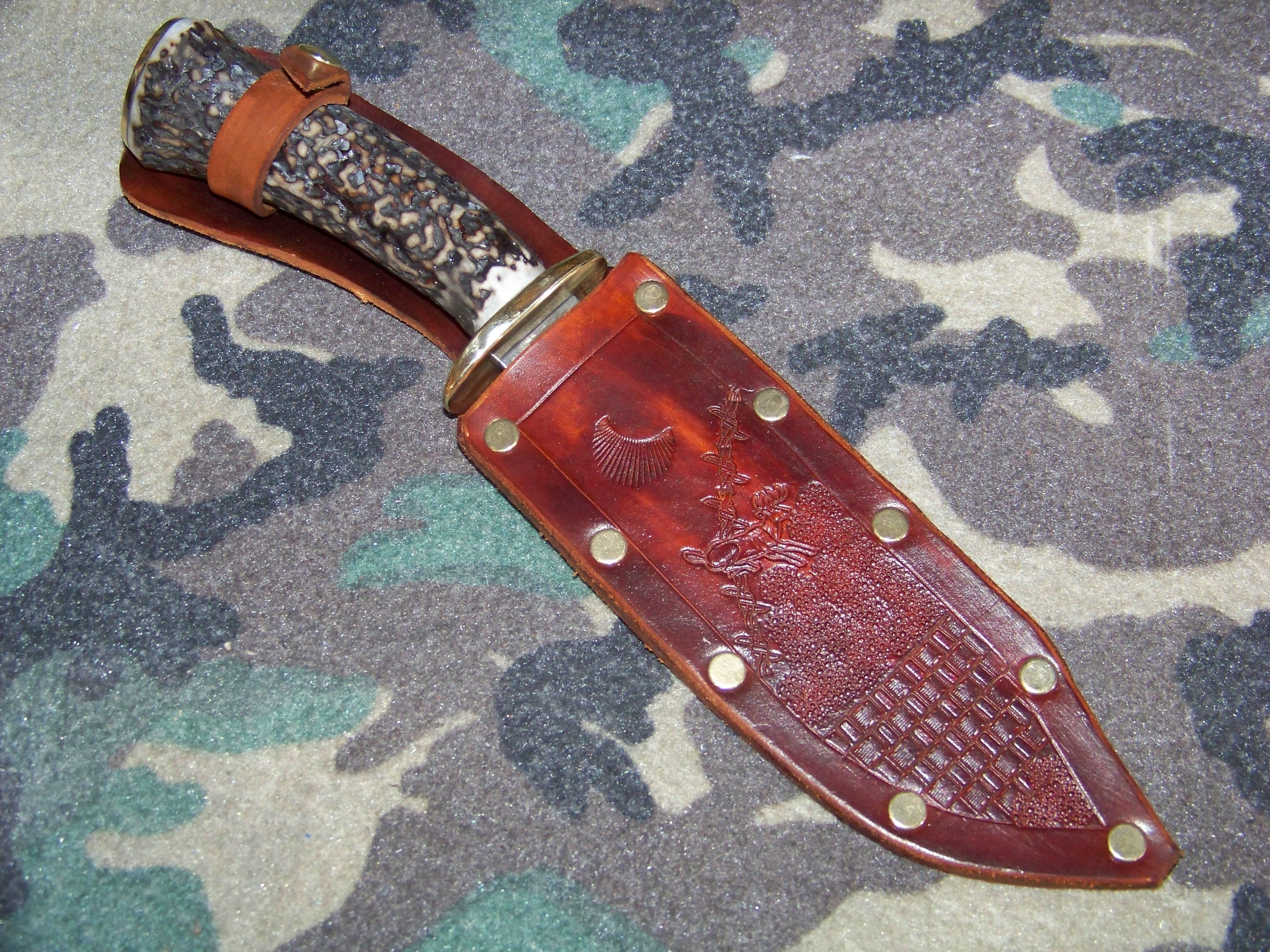 Hand Forged Knife: Pro Cut Steel Hunter